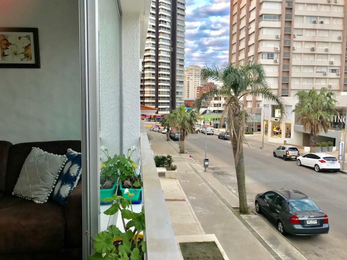 Simon Bolivar, Peninsula Punta del Este Exterior foto